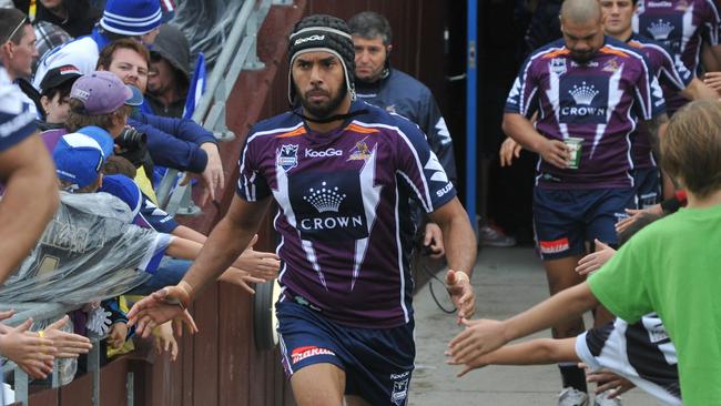 Dane Nielsen enters the field at the Bulldogs versus Storm game at Virgin Australia Stadium, Mackay. Photo Lee Constable / Daily Mercury