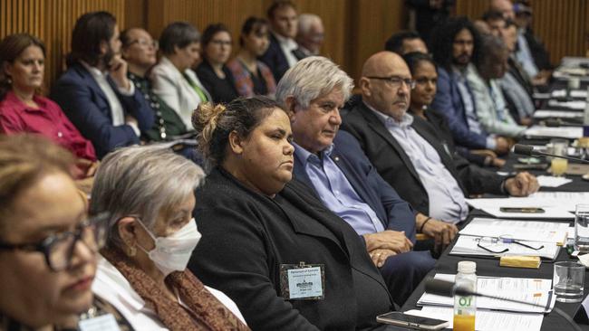 Sally Scales, Uluru Dialogue member &amp; APY Artist with Mr Wyatt at a voice referendum meeting. Picture: NCA NewsWire / Gary Ramage