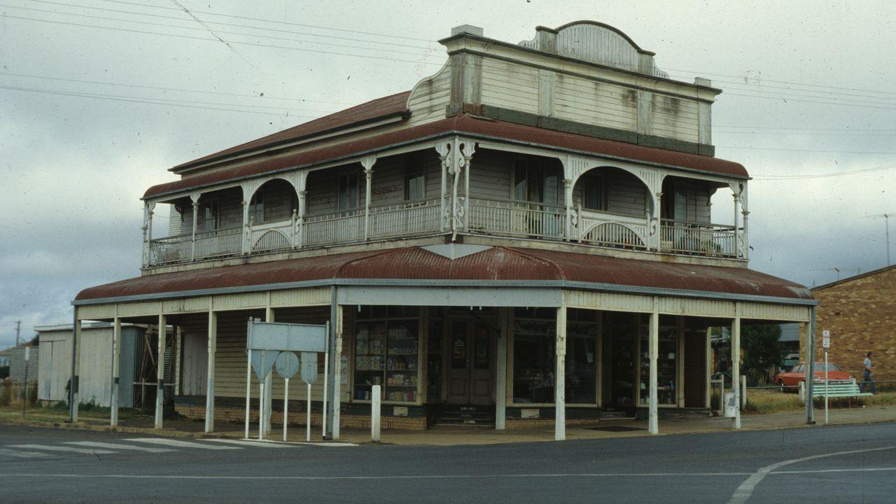 Nobby’s Corner, Nanango, 1986. A well-known landmark in the heart of Nanango, rich in local history and memories. Source: Unknown