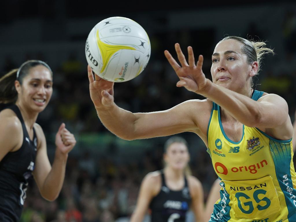 MELBOURNE, AUSTRALIA - OCTOBER 30: Sophie Garbin of Australia of Australia passes the ball during game four of the Constellation Cup match between Australia Diamonds and New Zealand Silver Ferns at John Cain Arena on October 30, 2024 in Melbourne, Australia. (Photo by Daniel Pockett/Getty Images)