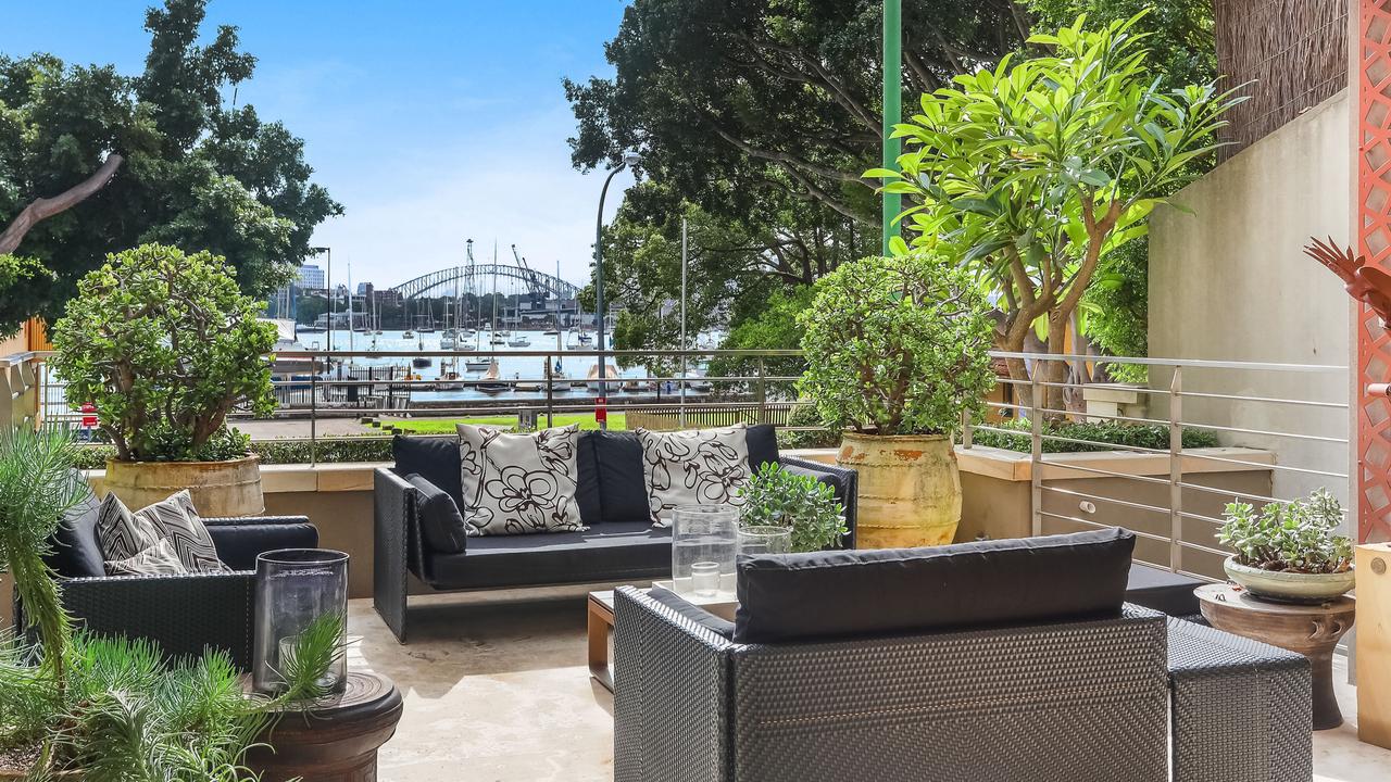 No. 1/44 New Beach Road, Darling Point, has sold for just over $11m.