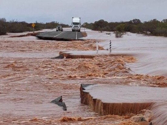 Motorists and truckies are trapped on islands between floodwaters. Picture: Supplied by Rob Minson via ABC News