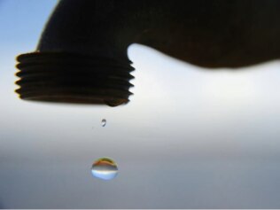 A community poll on fluoride looks set to be scrapped.