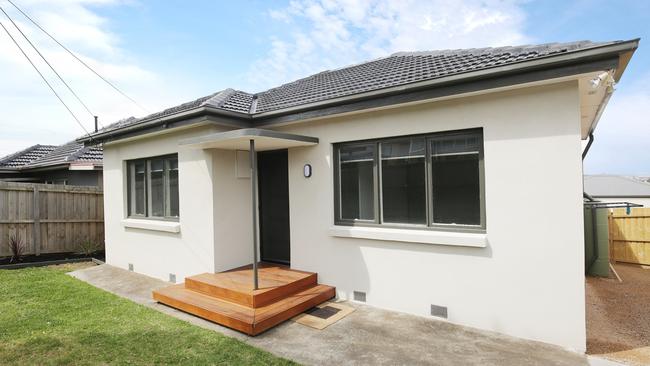 1/106 Anakie Rd, Bell Park, is a renovated old-style house where the property has been subdivided.