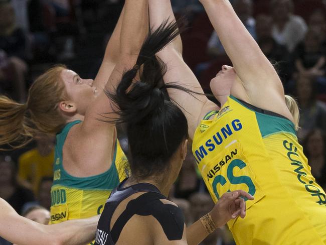 Stephanie Wood and Caitlin Thwaites of the Diamonds go up for the ball during the netball Constellation Cup between the New Zealand Silver Ferns and Australian Diamonds, at Qudos Bank Arena, in Sydney, Saturday, October 14, 2017. (AAP Image/Craig Golding) NO ARCHIVING, EDITORIAL USE ONLY