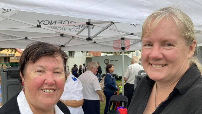 Gympie Anzac Day service 2022 - Deborah Jackson and Evelyn Mason.