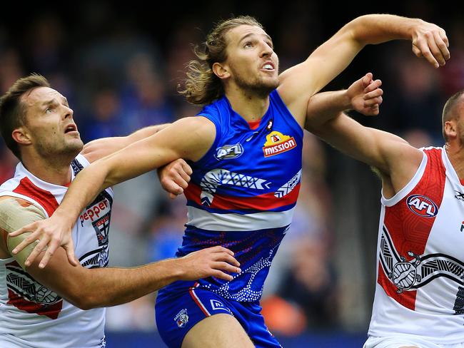 AFL 2017: Western Bulldogs vs. St Kilda. Marcus Bontempelli in action. Picture: Mark Stewart