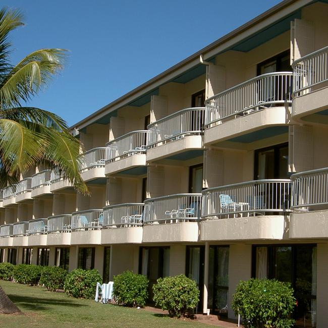 NOVEMBER, 2005 : Rydges Capricorn Resort at Yeppoon, 11/05. Queensland / Hotel / Exterior Travel