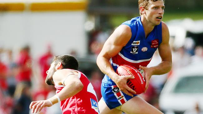 Wandin star Jarrod Bayliss on the run during the Bulldogs’ grand final win over Healesville. Picture: Colleen Petch