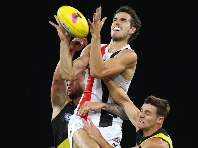 AFL. 2nd Semi Final . 09/10/2010.  Richmond vs St Kilda at Metricon Stadium, Gold Coast.   Max King of the Saints tries to mark q4    . Pic: Michael Klein