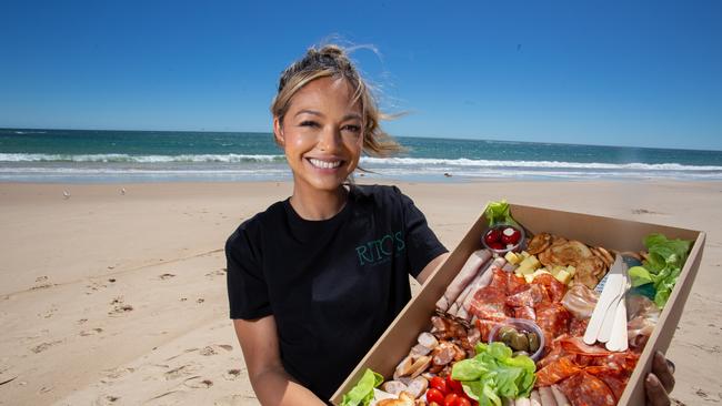 Ayesha O’Neill from Rito's Cafe &amp; Continental preparing for the Beachside Food &amp; Wine festival on February 10 2024 – Picture: Brett Hartwig