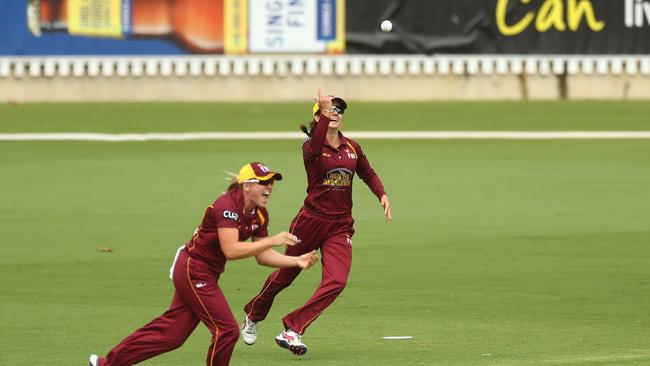 Charli Knott of Queensland celebrates a catch. (Photo by Mike Owen/Getty Images)