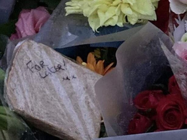 Mourners leaving marmalade sandwich tributes for Queen