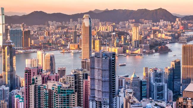Qantas flights to Hong Kong $440 return on wotif.com | escape.com.au