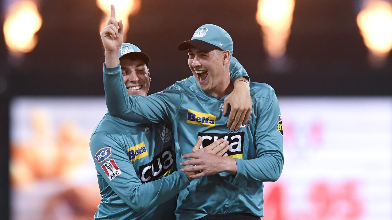 Matthew Renshaw and Tom Banton celebrate their catch. Yes, their – it was a combined effort!