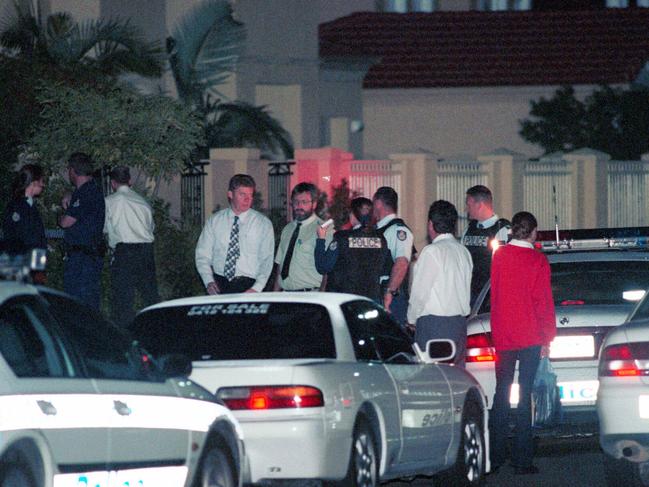 22/10/2004 PIRATE: 22/10/2004 PIRATE: JULY 25, 2000: Police arriving at the home of murdered Russian businessman Gennadi Bernovski at 48 Sir Bruce Small Drive, Benowa Waters.  PicDavid/Clark E0077122 E0077122