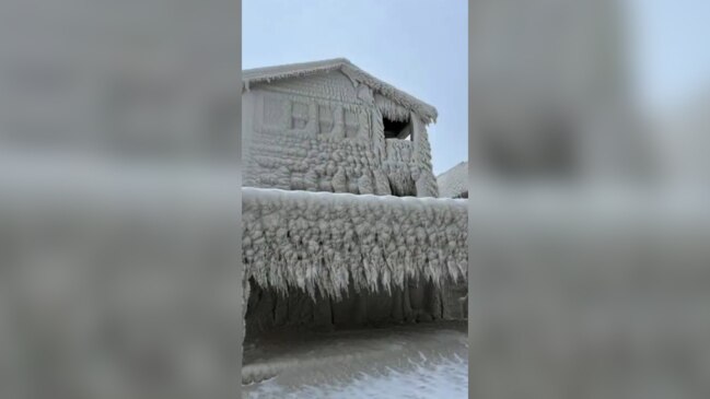 Lake Erie Waterfront Home Covered in Shaggy Coat of Ice Following Buffalo  Blizzard