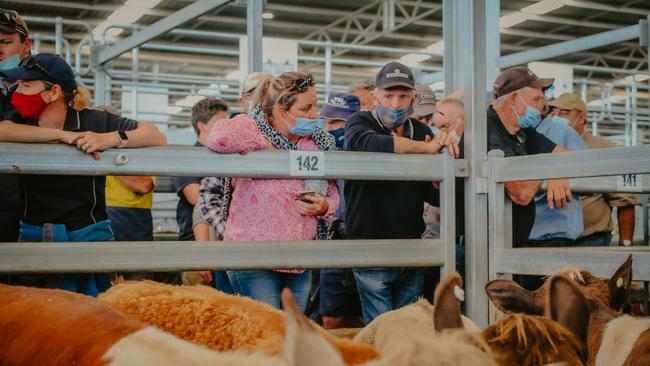 Onlookers line the rails at Ballarat. Picture: Madeleine Stuchbery