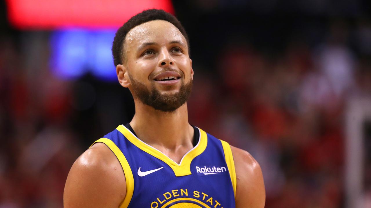 MidiaNews  Nudes do jogador de basquete Stephen Curry vazam na internet