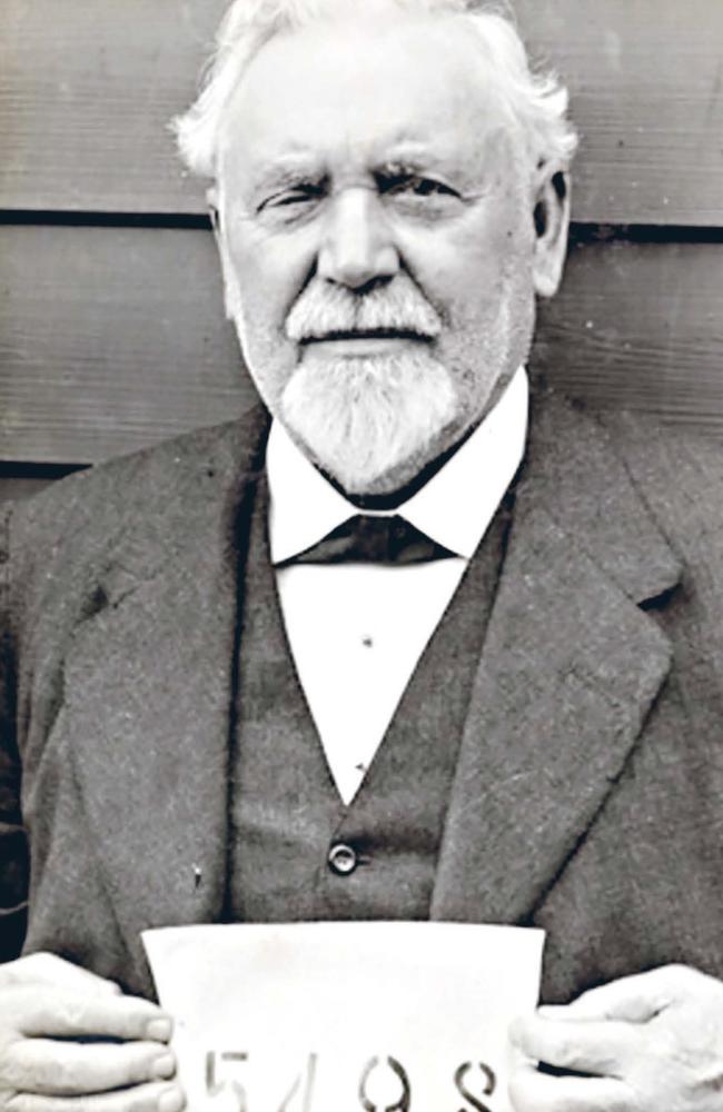 Edmund Resch was a pioneer of the very first activity of beer brewing in Australia. He was interned om Holsworthy camp. Here is aged 70. He died just six years later.