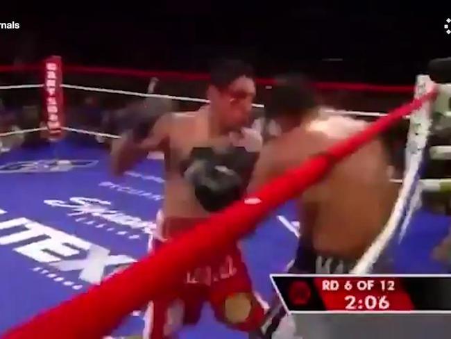 Israel Vazquez's iconic 'fight of the year' TKO