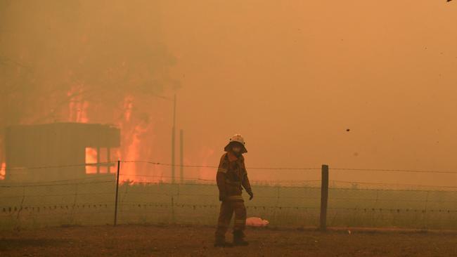 Bushfire smoke contains small particles that can spark an asthma attack.