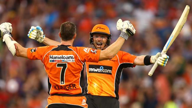 Michael Klinger and Ian Bell celebrate winning the Big Bash final. (Paul Kane/Getty Images)