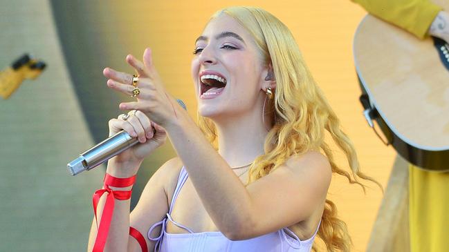 GLASTONBURY, ENGLAND - JUNE 26: Lorde performs on the Pyramid Stage during day five of Glastonbury Festival at Worthy Farm, Pilton on June 26, 2022 in Glastonbury, England. The 50th anniversary of GlastonburyÃ¢â¬â¢s inaugural event in 1970 was postponed twice after two cancelled events, in 2020 and 2021, due to the Covid pandemic. The festival, founded by farmer Michael Eavis, is the largest greenfield music and performing arts festival in the world. (Photo by Jim Dyson/Getty Images)