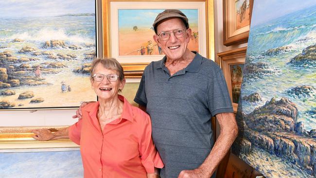 Artists Geoff McKenzie and Allison Shaw are celebrating 54 years of art (and love!). Picture: Patrick Woods.