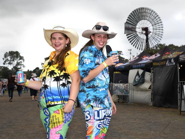 Petria Okkonen and her sister Laynae Okkonen, from Cooyar. Meatstock Festival, Toowoomba showgrounds. April 2022