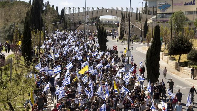 Thousands of protesters rally against the Israeli government over moves to sack Shin Bet chief Ronen Bar. Picture; Getty Images.