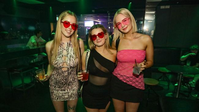 Jessica Lynch, Jaymee Davis, Emerson Manning at Cocktails. Picture: Kitt O’Halloran