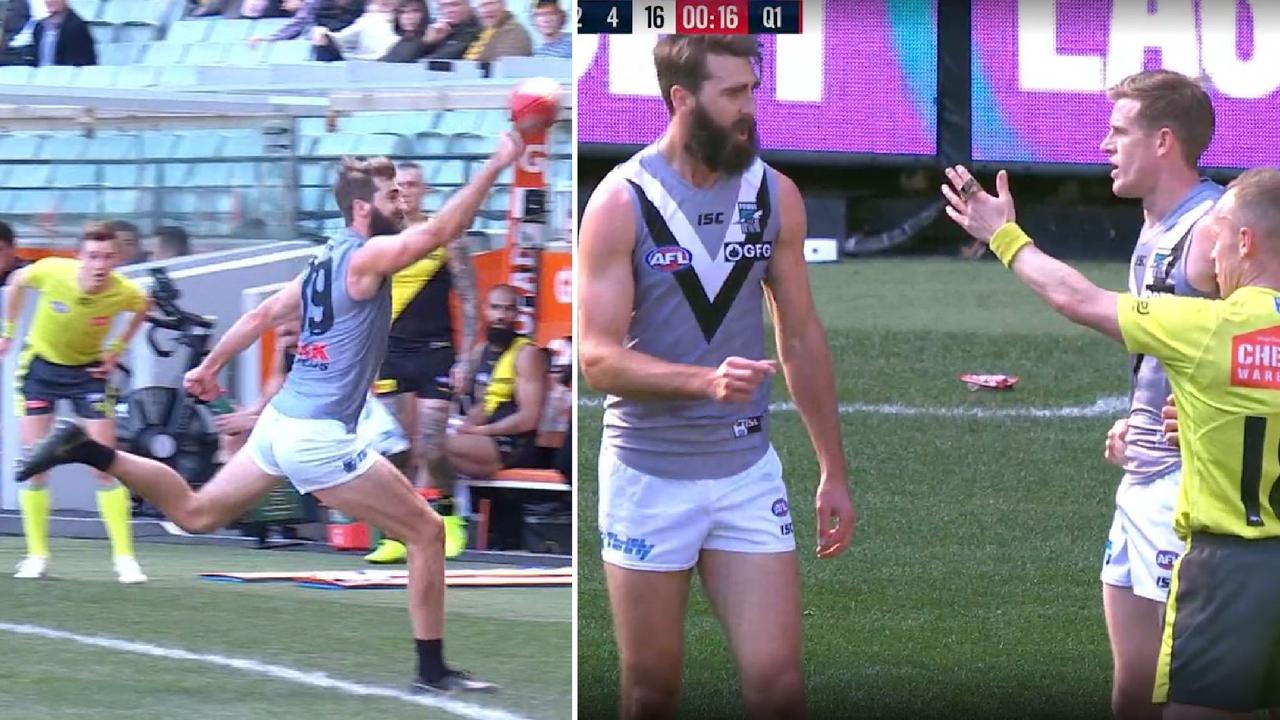 Justin Westhoff wasn't happy when 'Razor' Ray Chamberlain decided he had given away a 50-metre penalty for this incident.