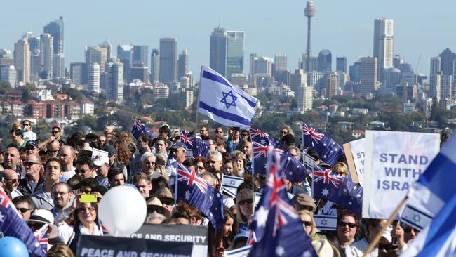 The pro-Israel Rally at Dudley Page Reserve, Dover Heights on August 3, 2014.