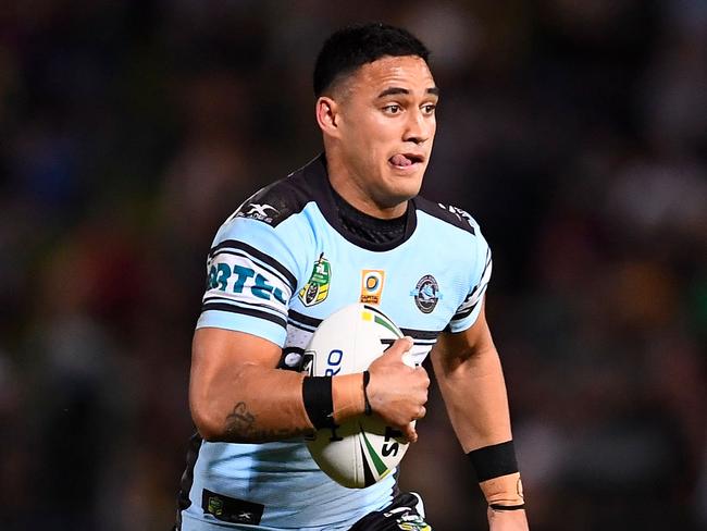 Should Valentine Holmes move out to the wing?