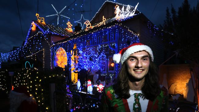 Geelong West house’s Christmas lights display shines brightly  Gold