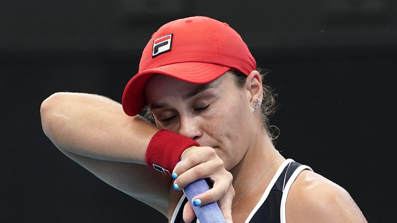 Ash Barty’s semi final is on in the middle of a scorchinf day.