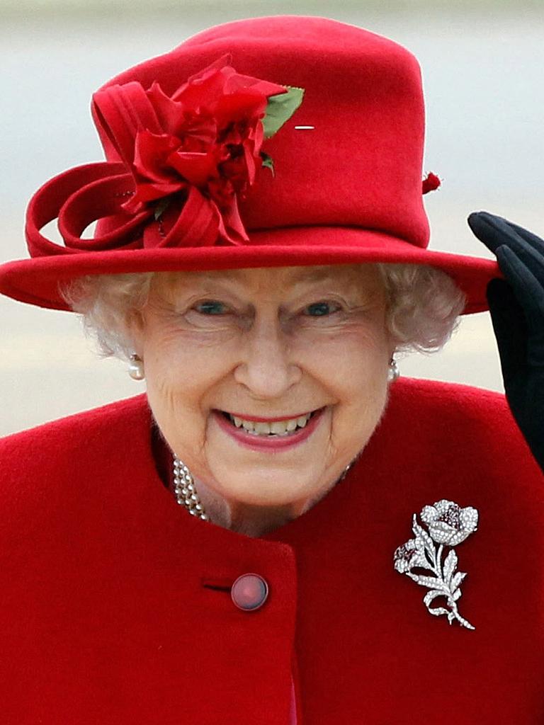 Queen Elizabeth‘s will: What’s to happen with her clothes and jewels ...