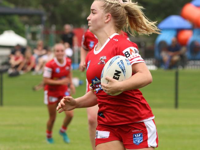 Sienna Leslie scored a double for Illawarra. Picture: Warren Gannon Photography