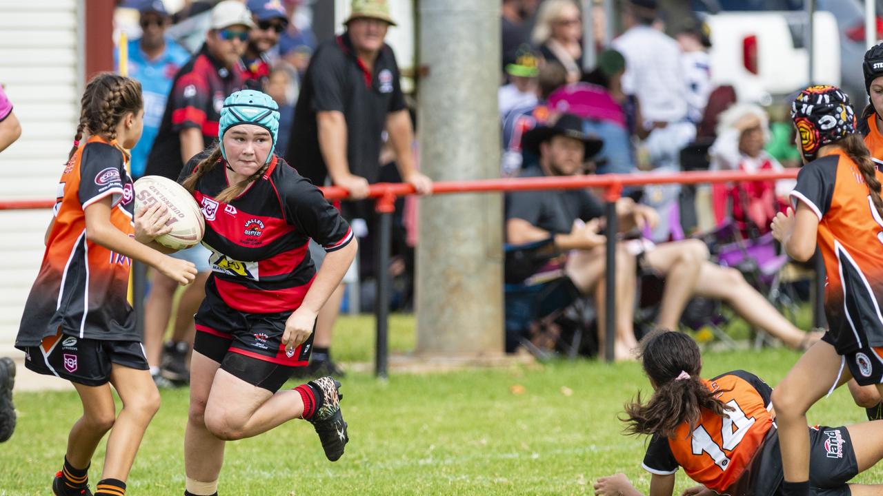 Jaeda Wright on the way to try for Valleys. Picture: Kevin Farmer