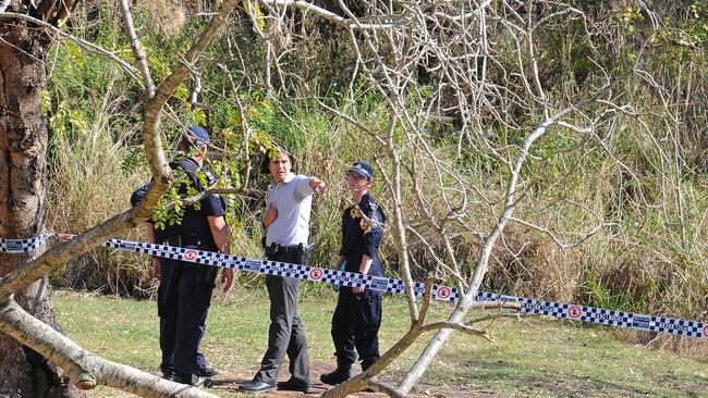 Police search at the bottom of Kangaroo Point cliffs. Picture: AAP/John Gass