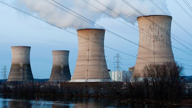 The latest GenCost reports suggests the long operational life of large-scale nuclear power plants provides no material financial benefit over shorter life renewables.