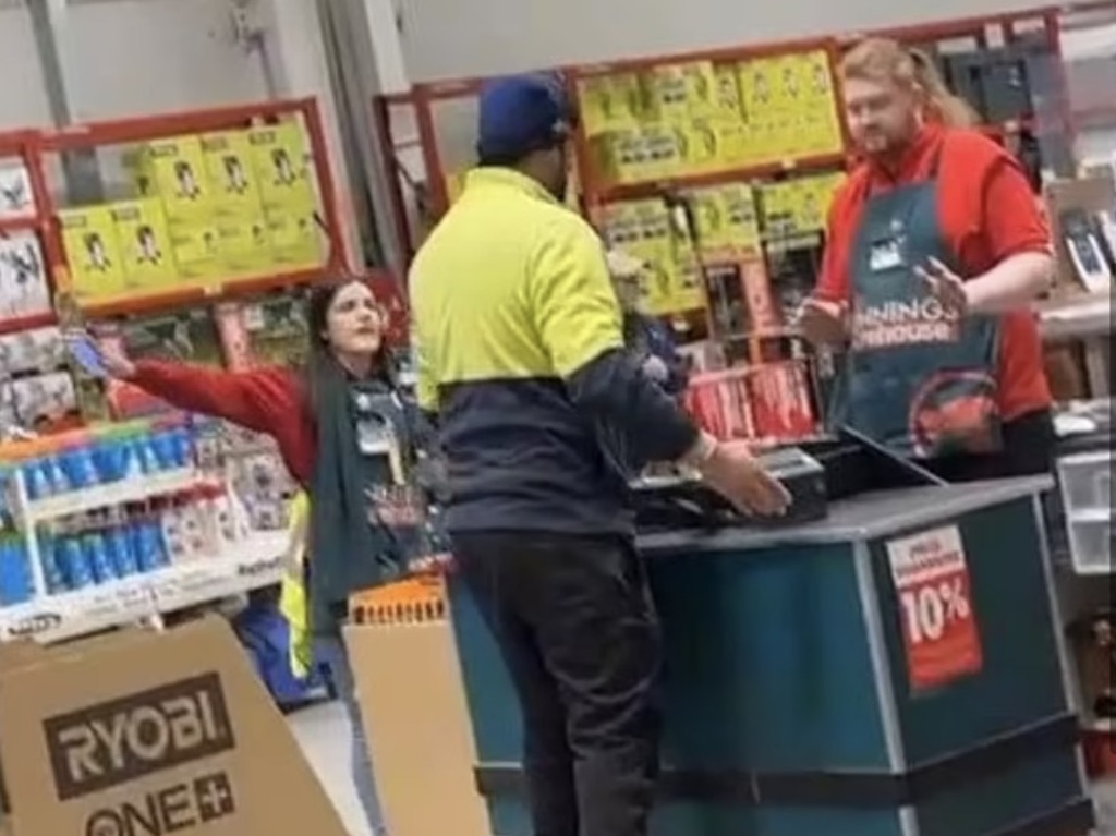 A heated confrontation has unfolded at a Bunnings store in Melbourne, leaving onlookers startled.