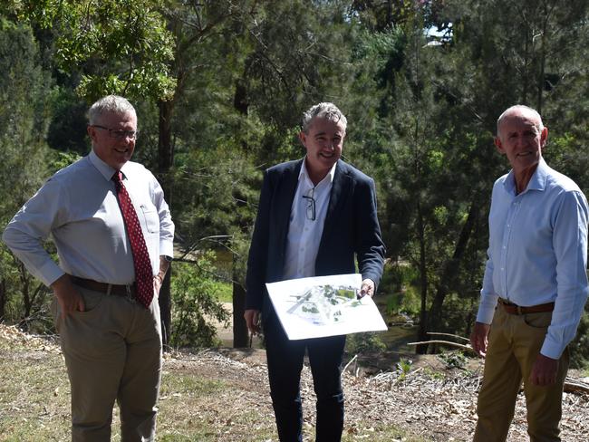 Page MP Kevin Hogan with Richmond Valley Council Mayor Robert Mustow and Federal Local Government Minister Mark Coulton at the Casino Drill Hall site