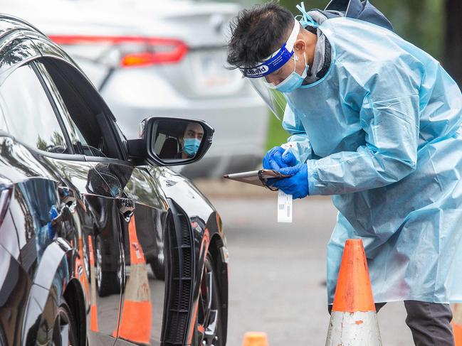 MELBOURNE, AUSTRALIA- NewsWire Photos MAY 27 2021: Motorist get tested at IPC Health Deer Park  COVID - 19 testing centre in Deer Par.  Picture: NCA NewsWire / Sarah Matray