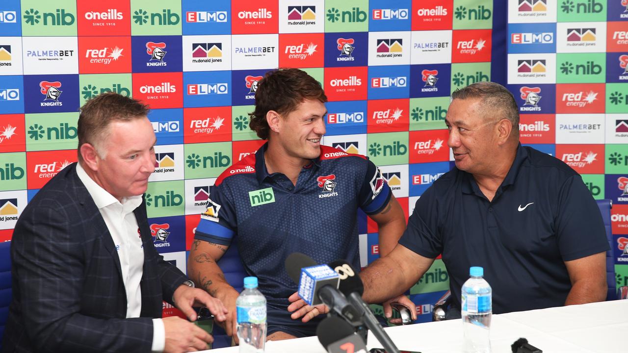 (L-R) Newcastle coach Adam O’Brien, Kalyn and Andre Ponga at the press conference held to announce the new deal. Picture:Peter Lorimer/Getty Images