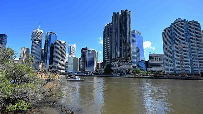 19/4/2024 : Brisbane skyline from the Wilson Outlook and Kangaroo Point. pic: Lyndon Mechielsen/Courier Mail