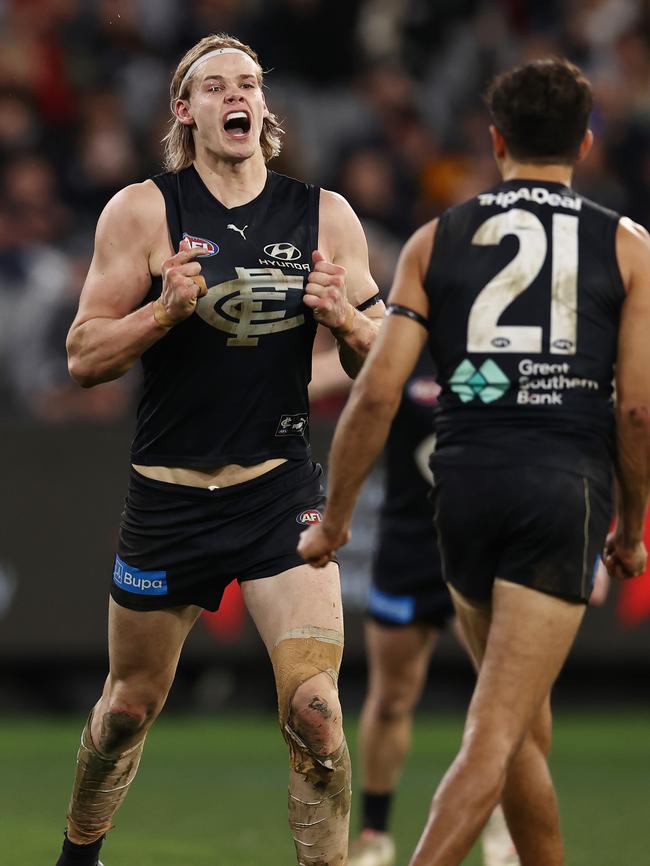 Will Carlton deliver ruckman Tom De Koning reward in the form of a flag after he turned his back on free agency last season? Picture: Michael Klein.