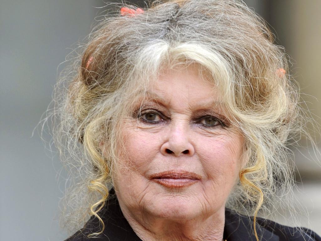 Brigitte Bardot suffers breathing difficulties ambulances called
