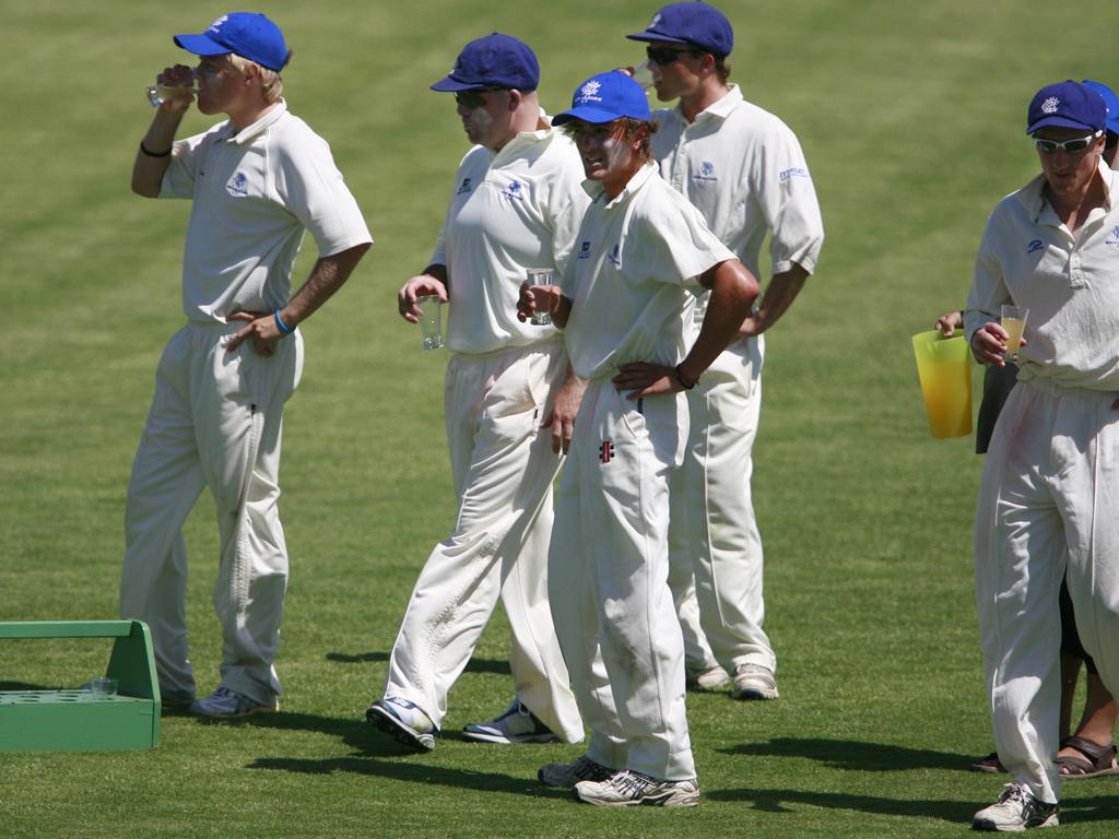 Players were allowed extra drinks breaks during the extreme heat. 